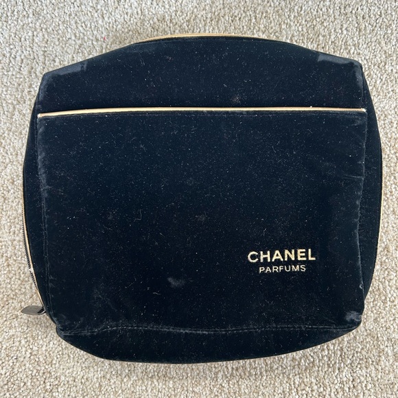 Chanel Parfums black velvet zip top cosmetics bag. - Picture 6 of 6